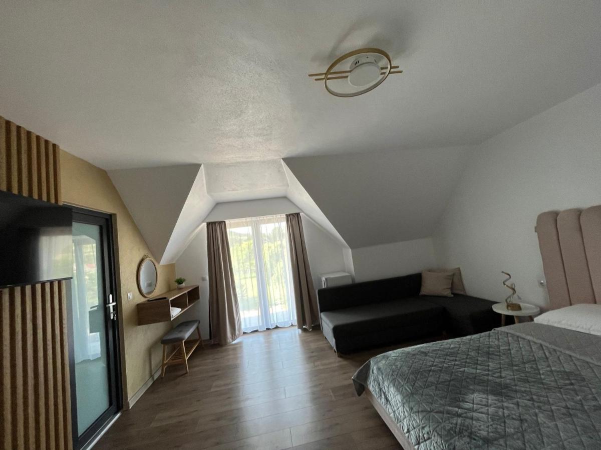 Casa Boila Hotell Bîrsana Eksteriør bilde