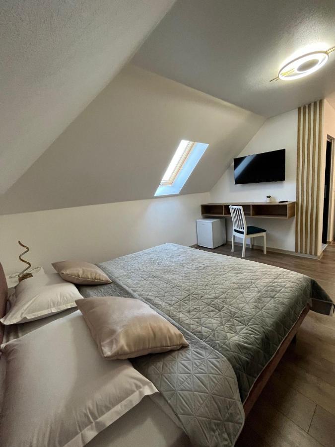 Casa Boila Hotell Bîrsana Eksteriør bilde